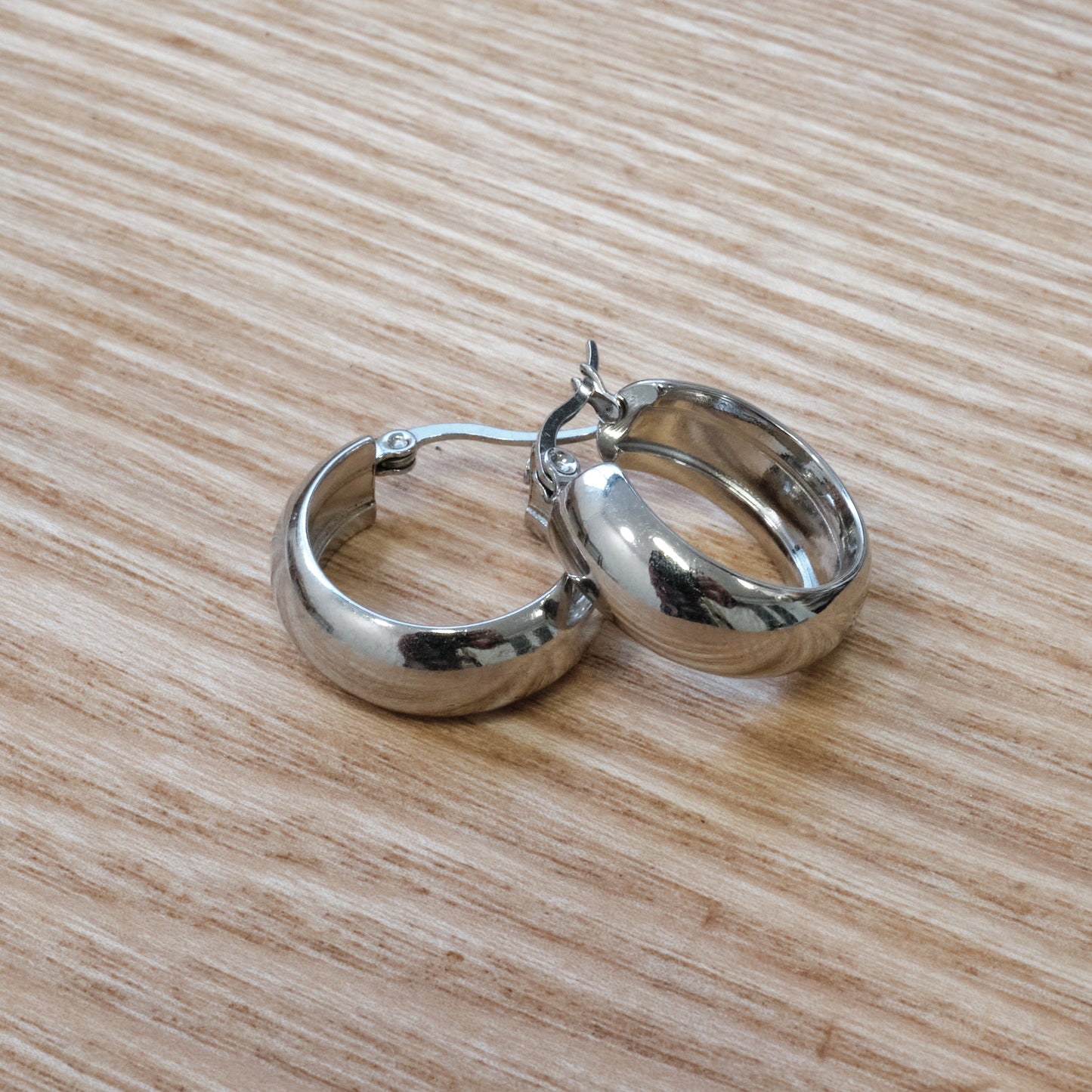304L Stainless Steel Hollow Hoop Clasp Earring (SKU: 227)