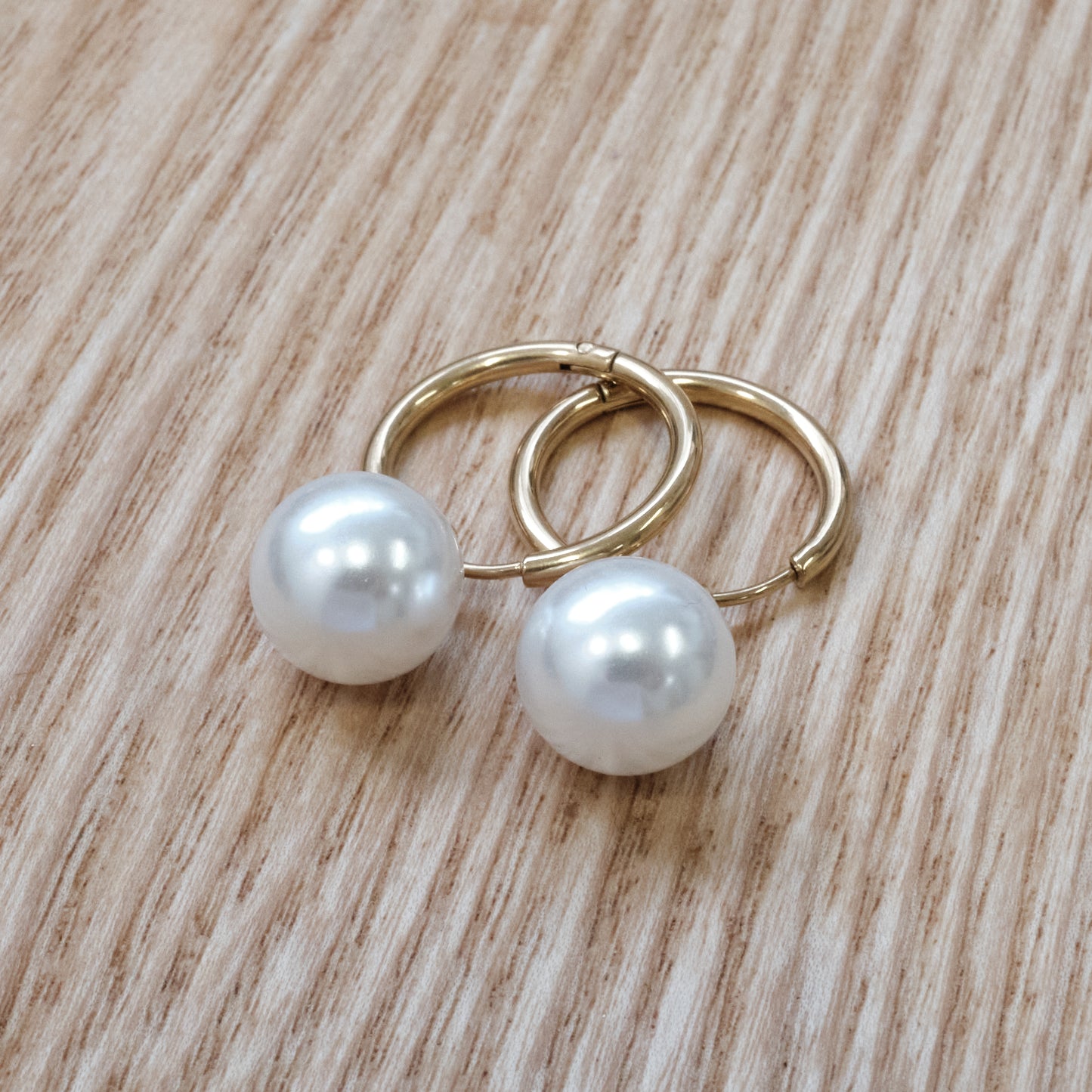 Stainless Steel Faux Pearl Hoop Earrings  316L– Gold Plated 18K SKU 146)