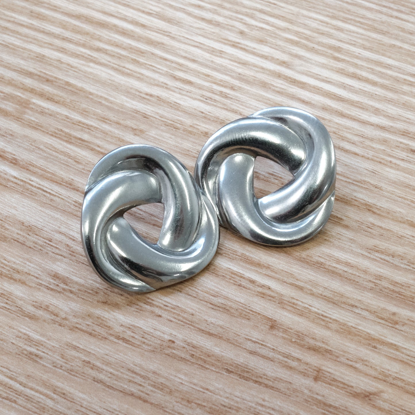 Stainless Steel Sliver Knot Earrings  304L (SKU 204)